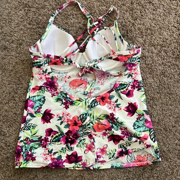 Swim top - Picture 4 of 6